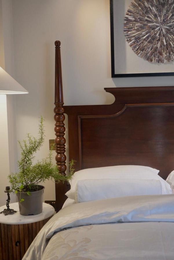 Spring Stays Cosy 2-Bed Residence With Free Parking Londres Exterior foto